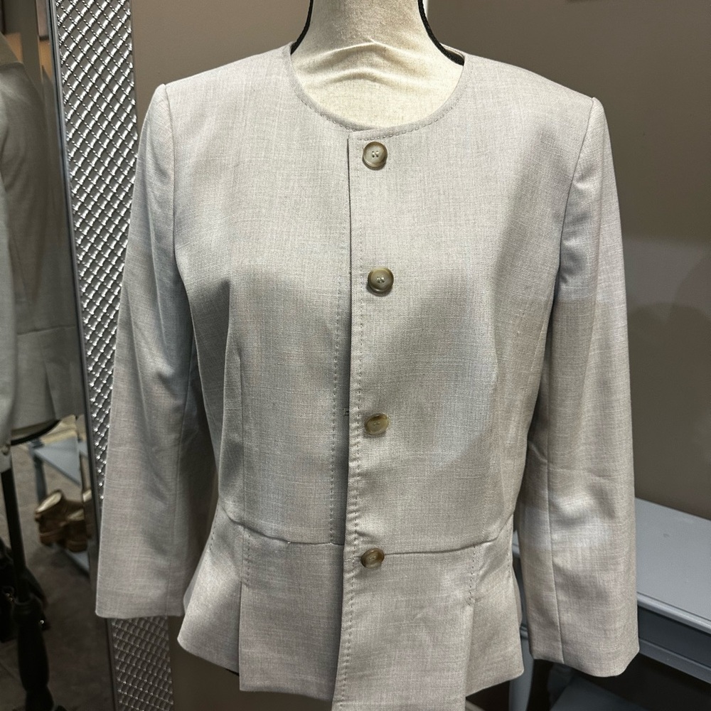 Elegant Cream Women's Jacket